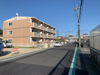 【前面道路含む現地写真】
