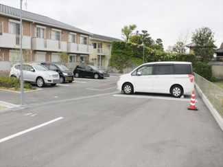 【駐車場】