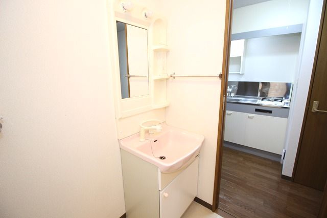 カレッジヒルズの独立洗面台|独立洗面化粧台付き