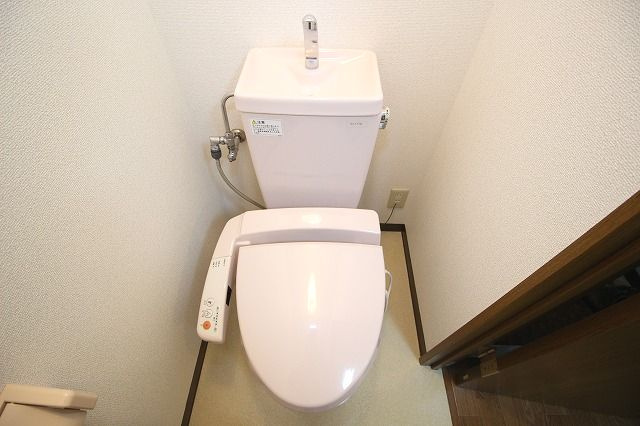 カレッジヒルズのトイレ|落ち着いたトイレです