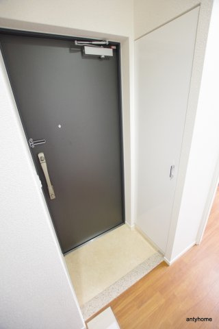 ノルデンハイム江坂Ⅲ 仲介手数料無料の玄関