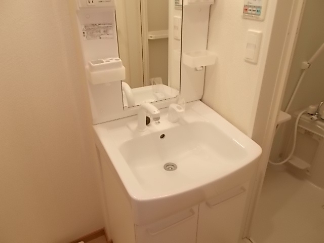 今治市馬越町３丁目の賃貸マンションの洗面所