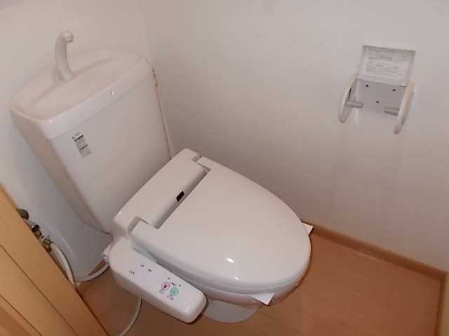 今治市馬越町３丁目の賃貸マンションのトイレ