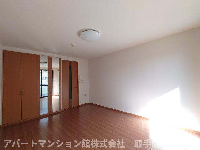 パークヒルズの居間・リビング