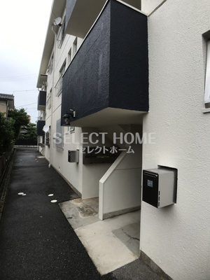 【エントランス】 | レジデンスさくら | 清潔なエントランスです