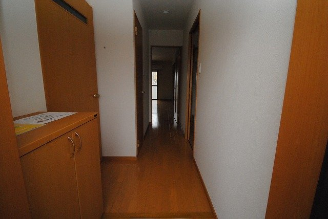 ＧＲＥＥＮ　ＨＩＬＬＳ津福の玄関