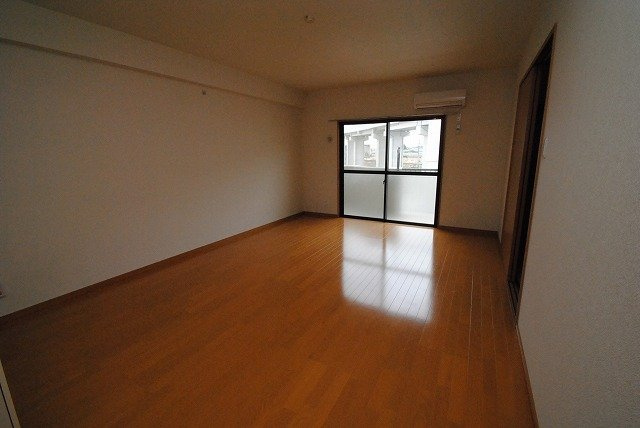 ＧＲＥＥＮ　ＨＩＬＬＳ津福の内装