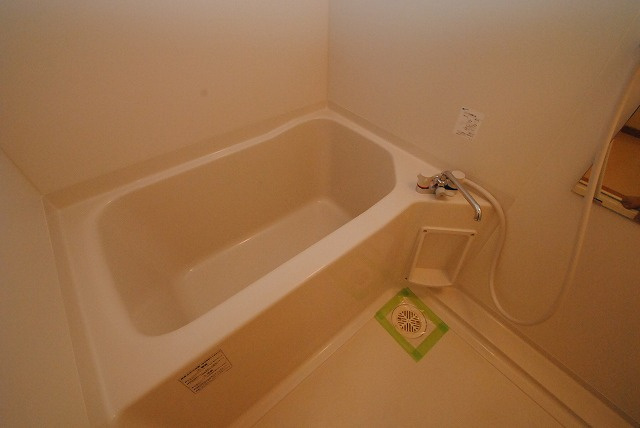 ＧＲＥＥＮ　ＨＩＬＬＳ津福の浴室