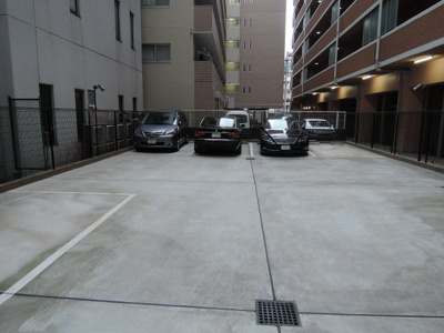 【駐車場】 | スタジオデン横濱吉野町Ⅱ | 平置き駐車場です。