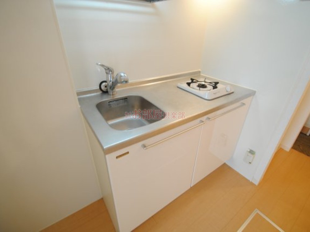 カトルセのキッチン|コンパクトなキッチンで掃除もラクラク