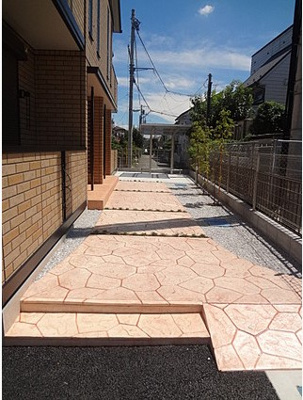 【エントランス】 | リヴァージュB棟 | 落ち着いたエントランスです