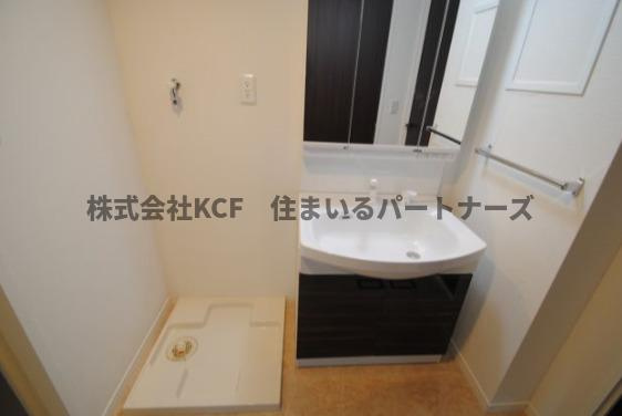 プラムフィールド東櫛原の洗面所|脱衣スペースもあります