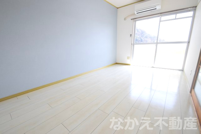 【寝室】 | 広くて明るい寝室