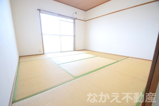 【寝室】 | 広くて明るい寝室