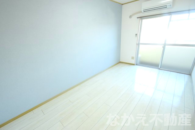 【寝室】 | 落ち着いた色調の寝室です