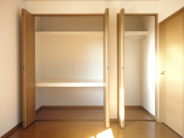 ルミエールⅠ【10,000円キャッシュバック対象物件】の収納|たっぷりとした収納スペースです