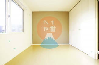 【寝室】 | グレイスB | 落ち着いた感じのお部屋ですね