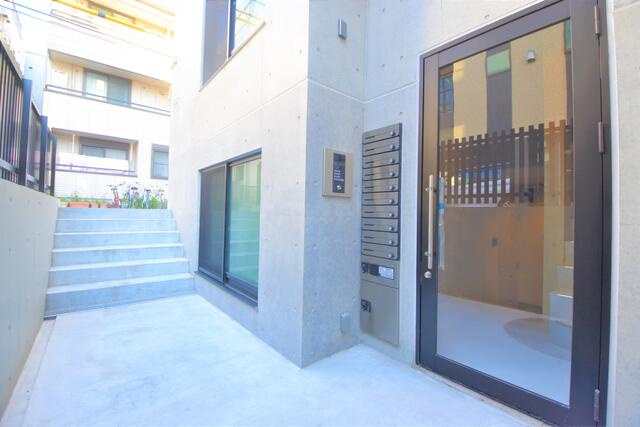 「防音マンション」ラシクラス蒲田のエントランス|毎日通るエントランスはこのようになっています