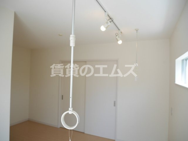 【設備】 | Ｍａｒｑｕｉｓｅ　Ｔａｋａｍｉｙａ | Ｍａｒｑｕｉｓｅ　Ｔａｋａｍｉｙａの室内物干し