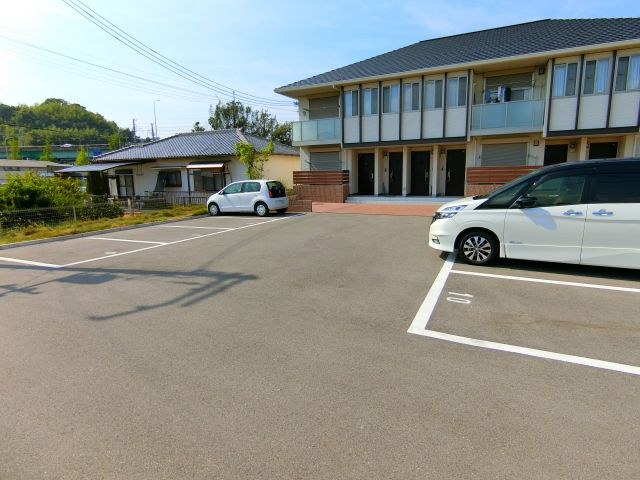 シャーメゾン泉北の駐車場