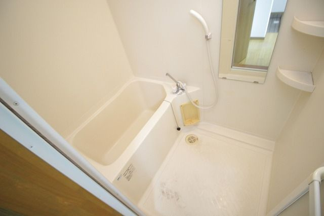 ソワール西秦Iの浴室|きれいなお風呂です