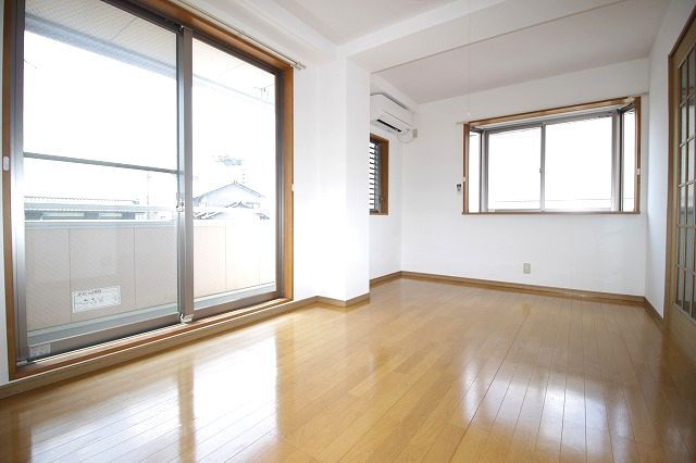 ソワール西秦Iの居間・リビング|おしゃれな居間です