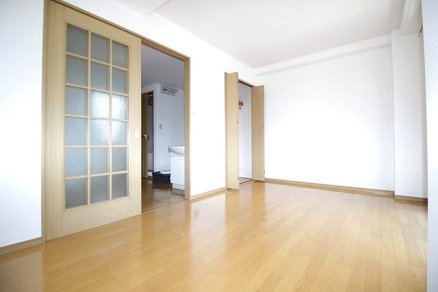 ソワール西秦Iの洋室|個人の部屋や寝室として使える洋室です