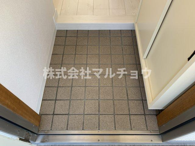 ハイツレジェンドの玄関|明るい玄関です