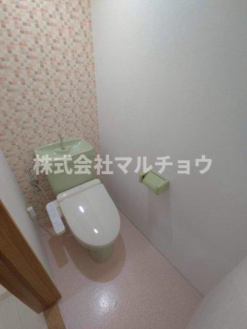 ハイツレジェンドのトイレ|落ち着いた色調のトイレです