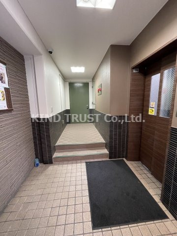 ジオナ天神橋のロビー|建物の内部です