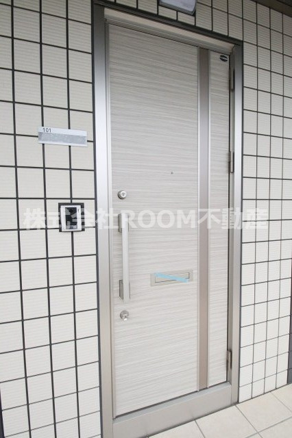 サンハイムサザン一万城の玄関