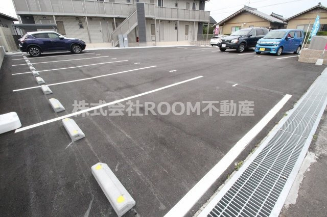 サンハイムサザン一万城の駐車場