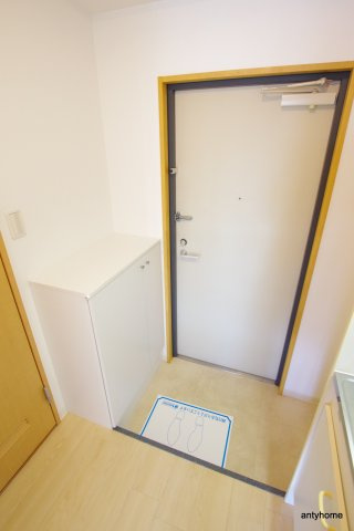 アーデン江坂3　仲介手数料無料の玄関