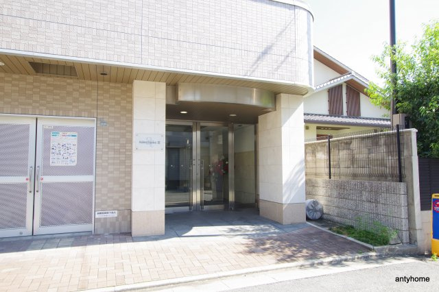 アーデン江坂3　仲介手数料無料のエントランス