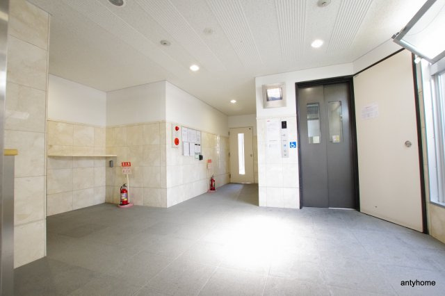 アーデン江坂3　仲介手数料無料のロビー