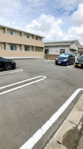 ベル　フルールの駐車場
