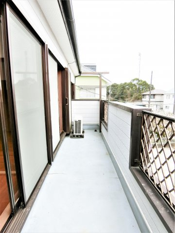 大網白里市南横川アパートのバルコニー