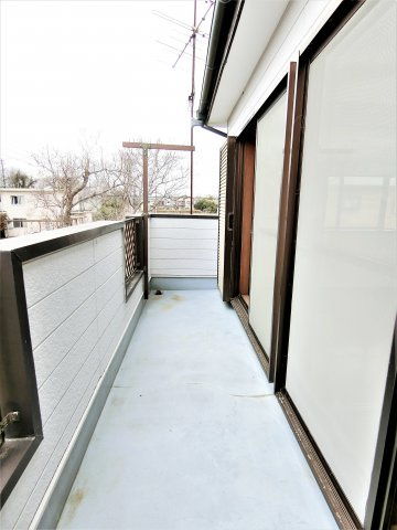 大網白里市南横川アパートのバルコニー