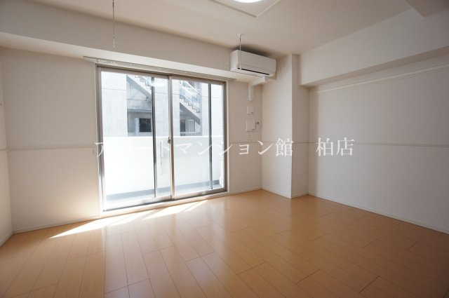 ベルフィオーレ千代田の居間・リビング