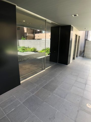 ベグレッタトーレのエントランス|ベグレッタトーレ