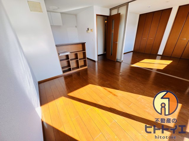 クレセントコートC棟の玄関