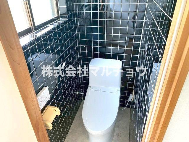 朝来一戸建のトイレ|シンプルで使いやすいトイレです