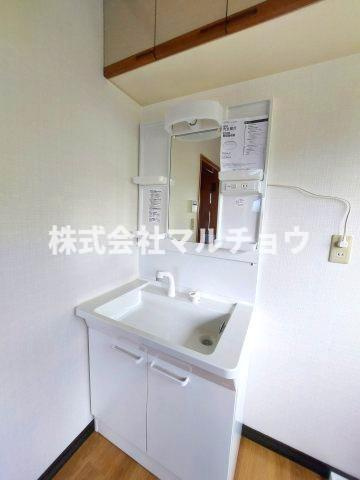 朝来一戸建の独立洗面台|独立洗面台、朝の身支度には欠かせません