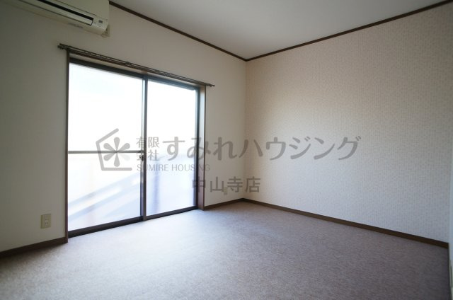 クオリティ宝塚の居間・リビング