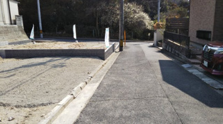 【前面道路含む現地写真】