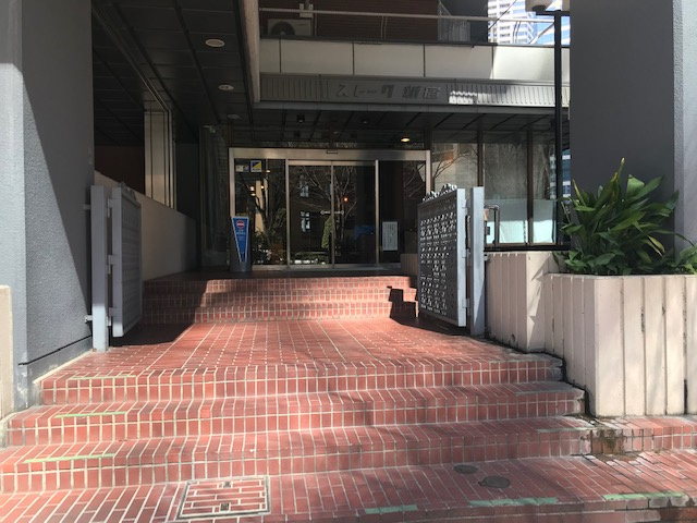 ストークマンション新宿のエントランス