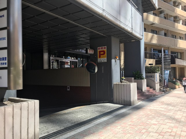 ストークマンション新宿のエントランス