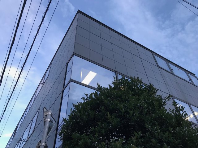 新和ビルの外観