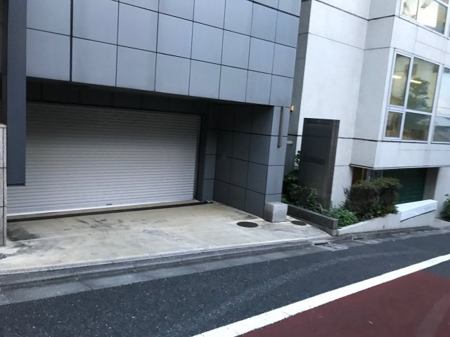 新和ビルの外観