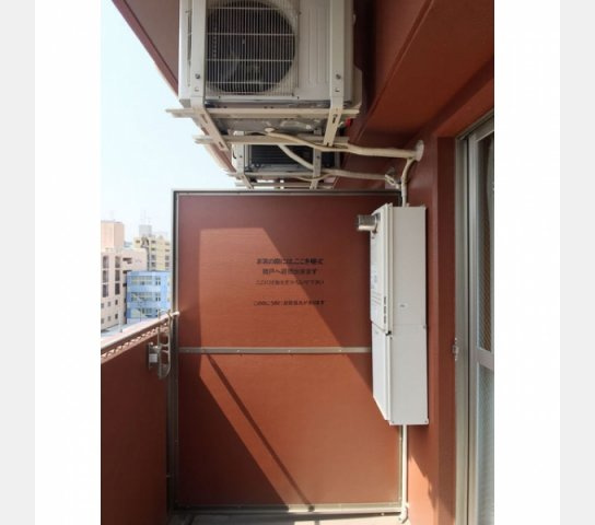 【バルコニー】 | ADONIS COURT | お洗濯にも便利なバルコニー付き